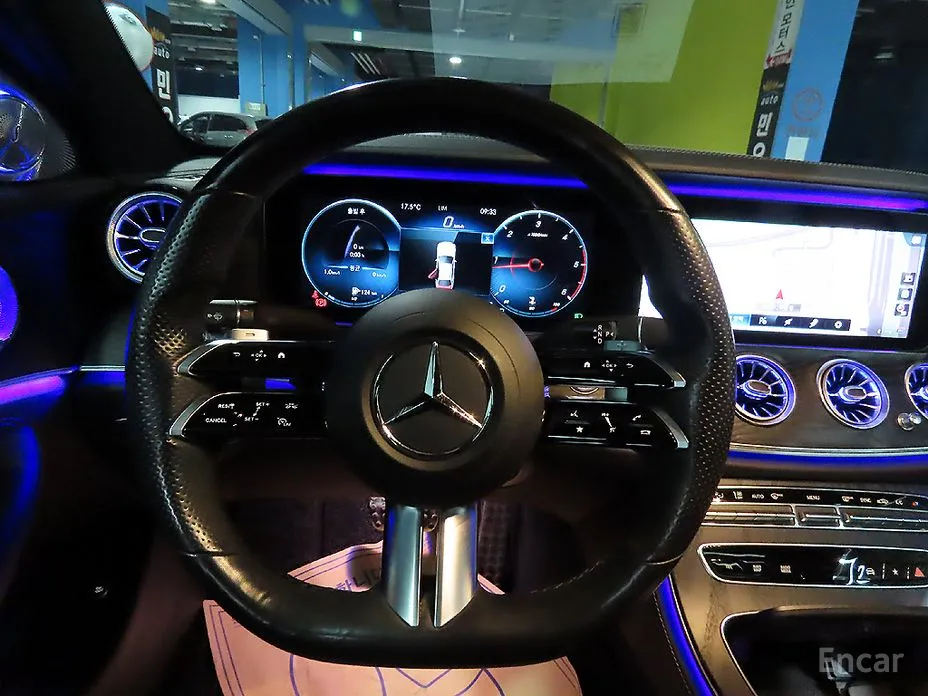 Фото 11 - Mercedes-Benz E-Class