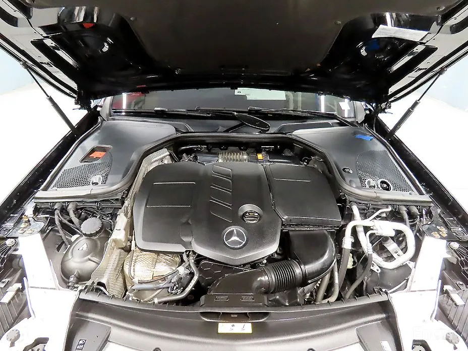 Фото 5 - Mercedes-Benz E-Class