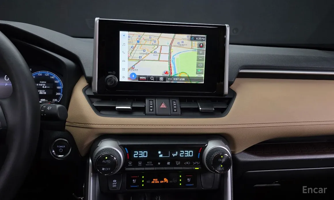 Фото 14 - Toyota RAV4