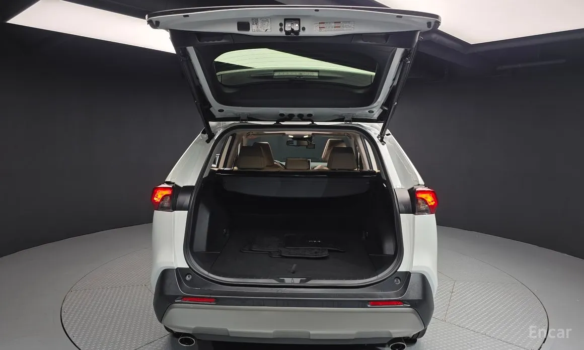 Фото 20 - Toyota RAV4