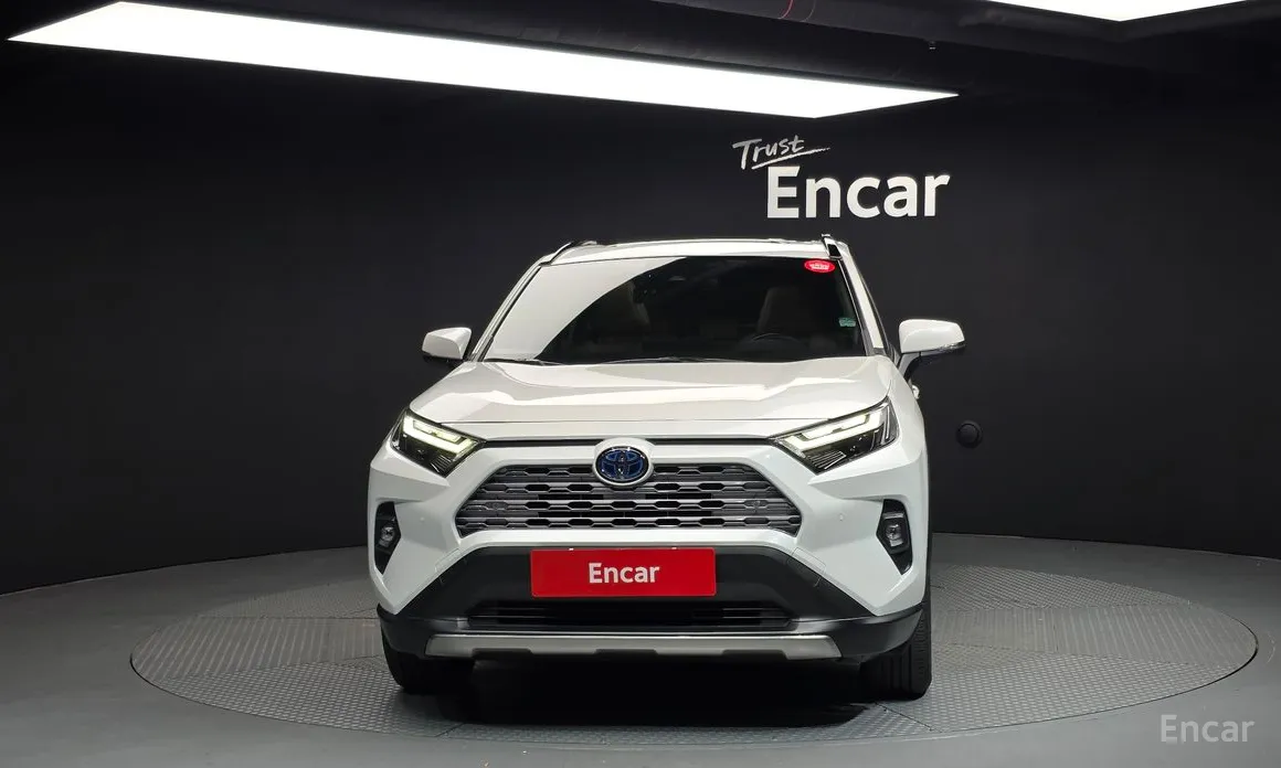 Фото 3 - Toyota RAV4