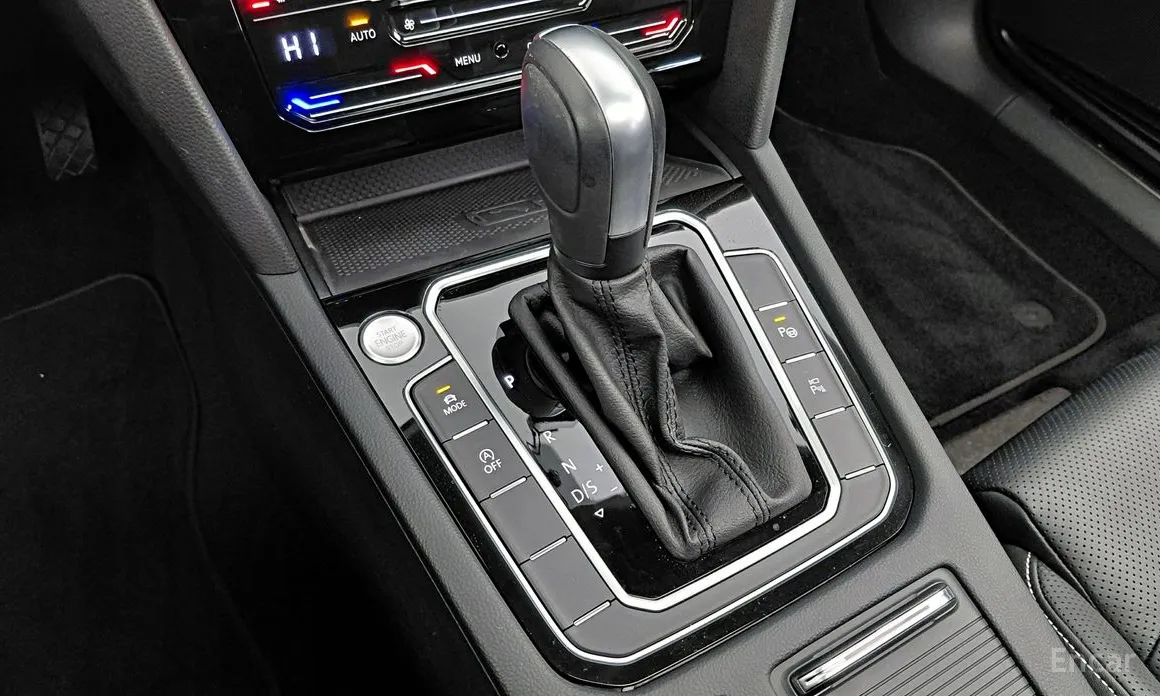 Фото 17 - Volkswagen Passat