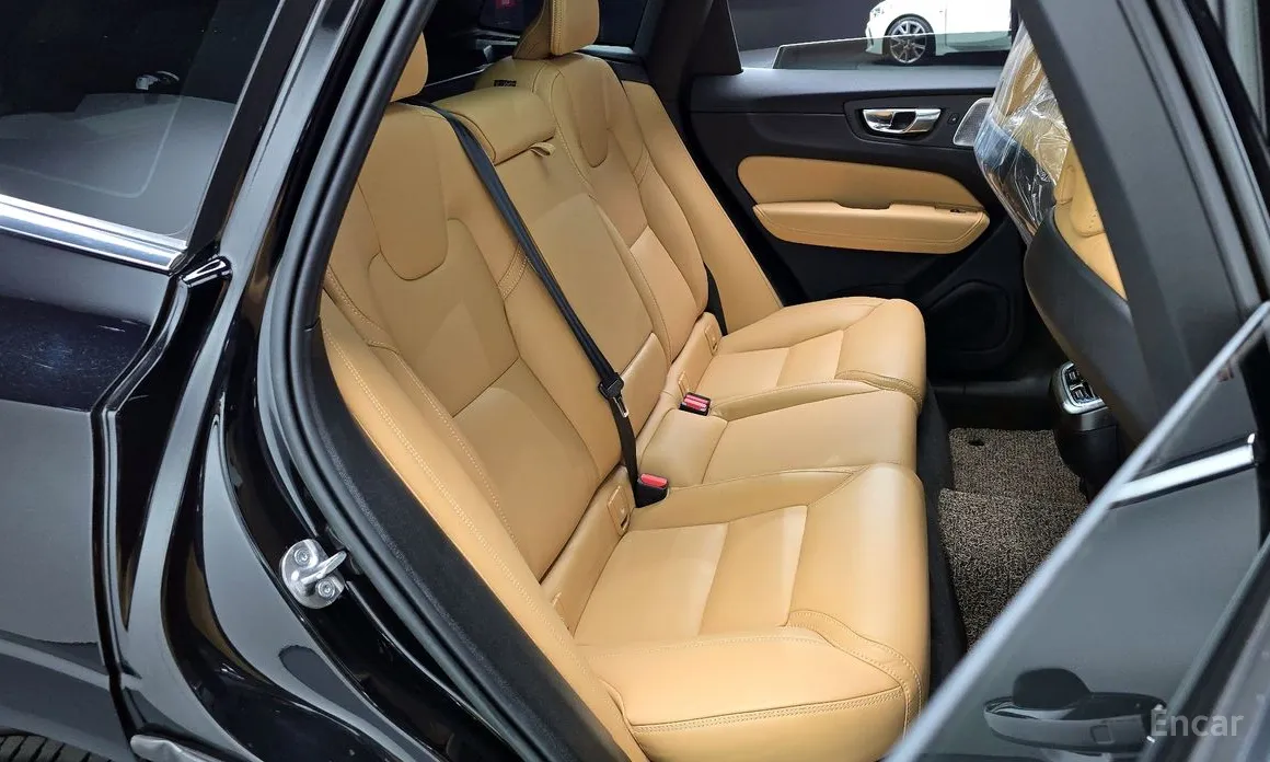 Фото 12 - Volvo XC60