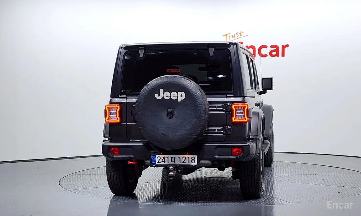 Фото 4 - Jeep Wrangler