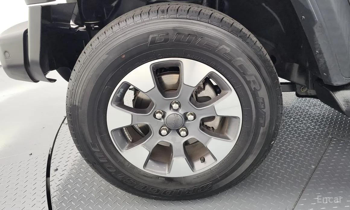 Фото 5 - Jeep Wrangler