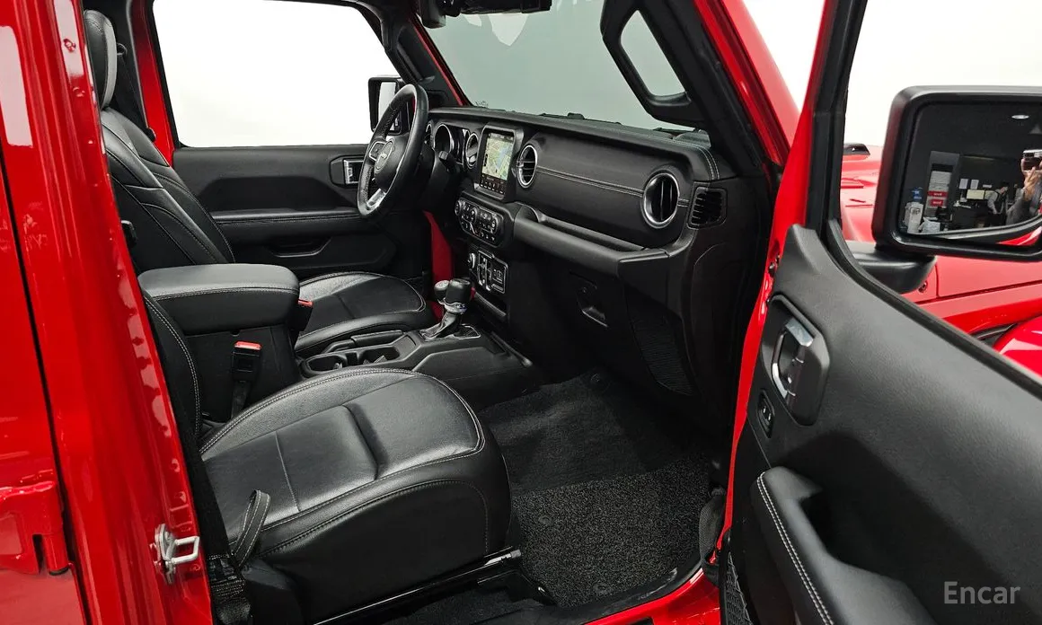 Фото 10 - Jeep Wrangler