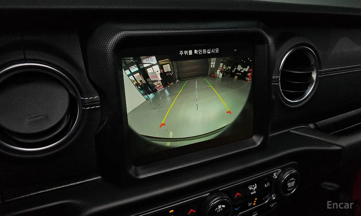 Фото 15 - Jeep Wrangler