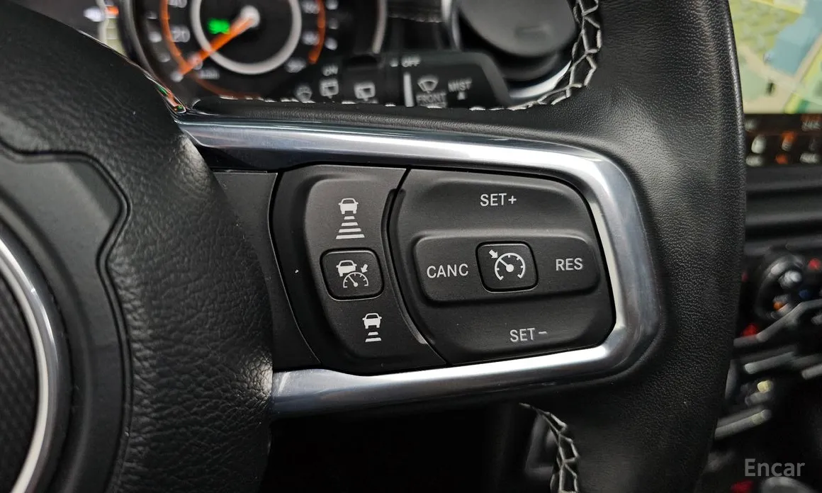 Фото 18 - Jeep Wrangler