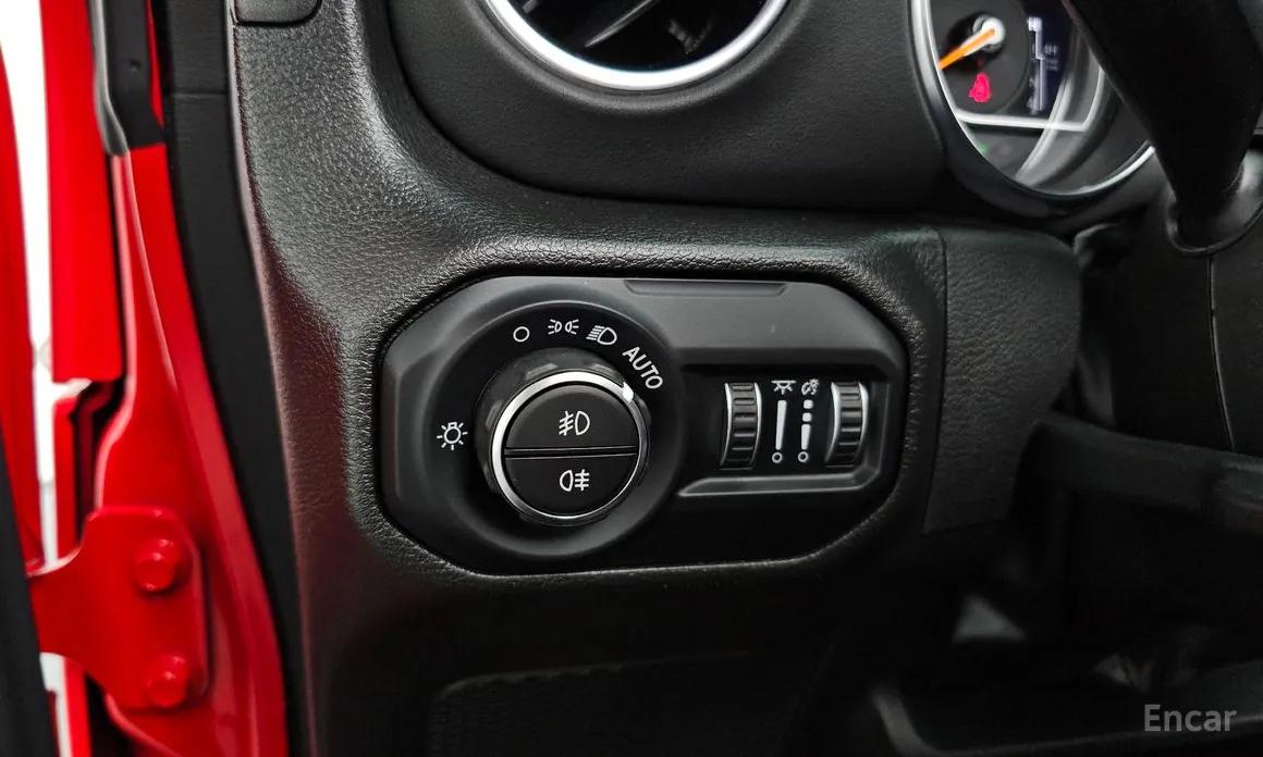 Фото 19 - Jeep Wrangler