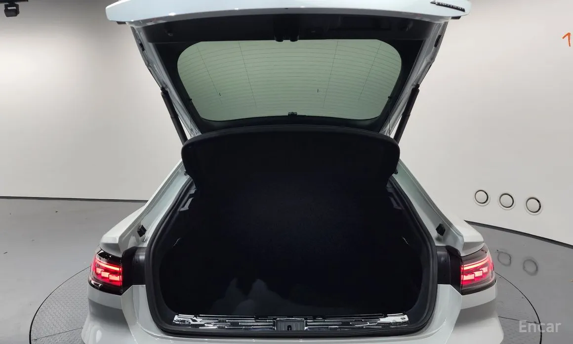 Photo 20 - Volkswagen Arteon