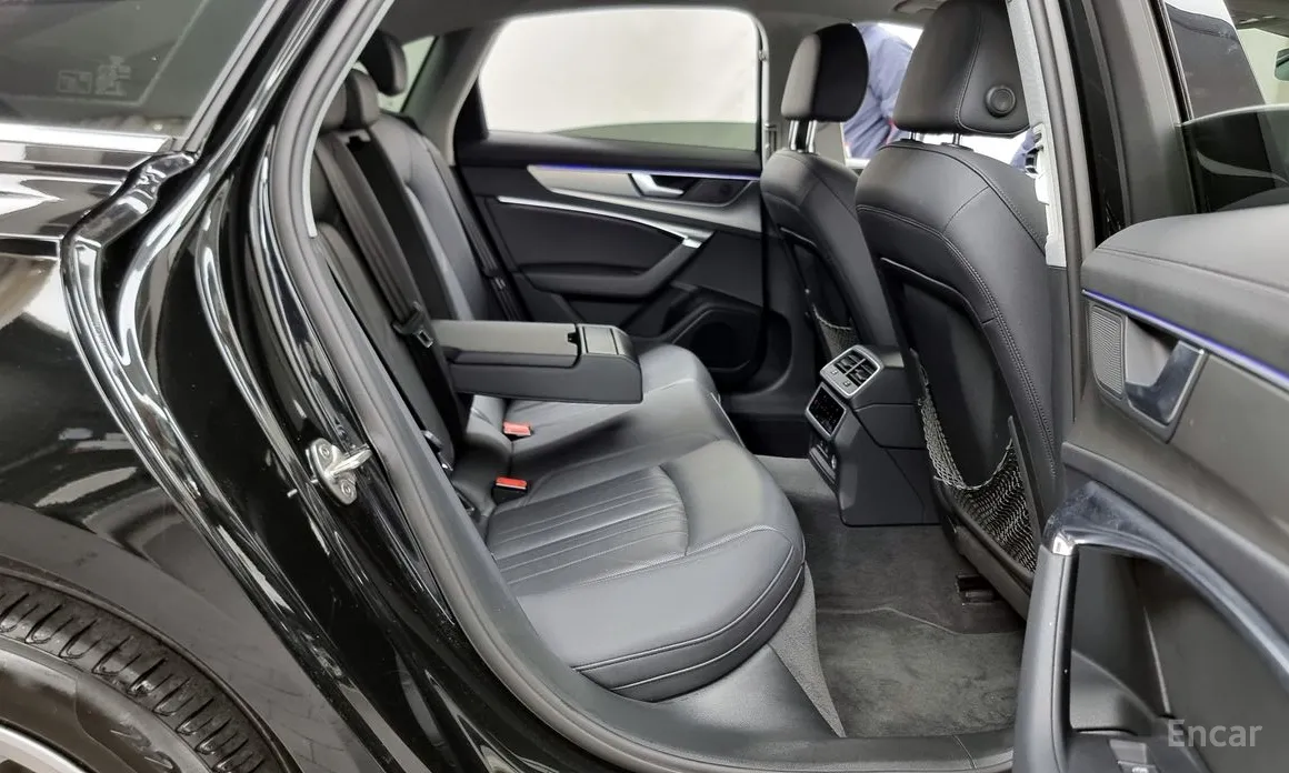 Фото 12 - Audi A6