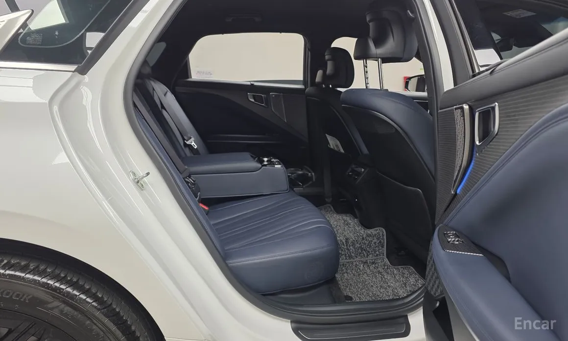 Фото 12 - Kia K8