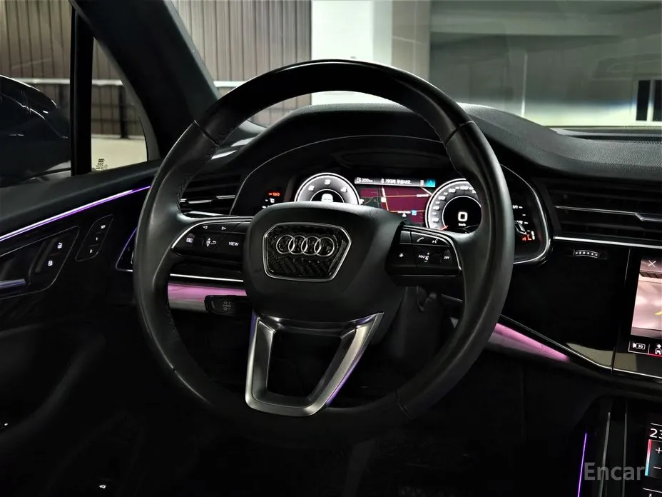 Фото 12 - Audi Q7