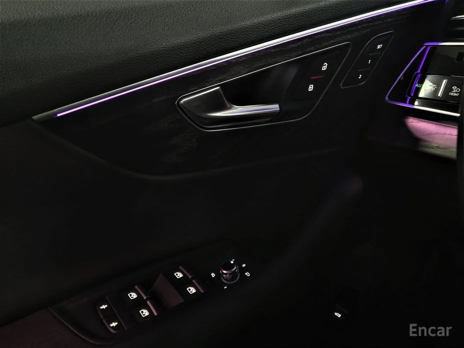 Фото 16 - Audi Q7