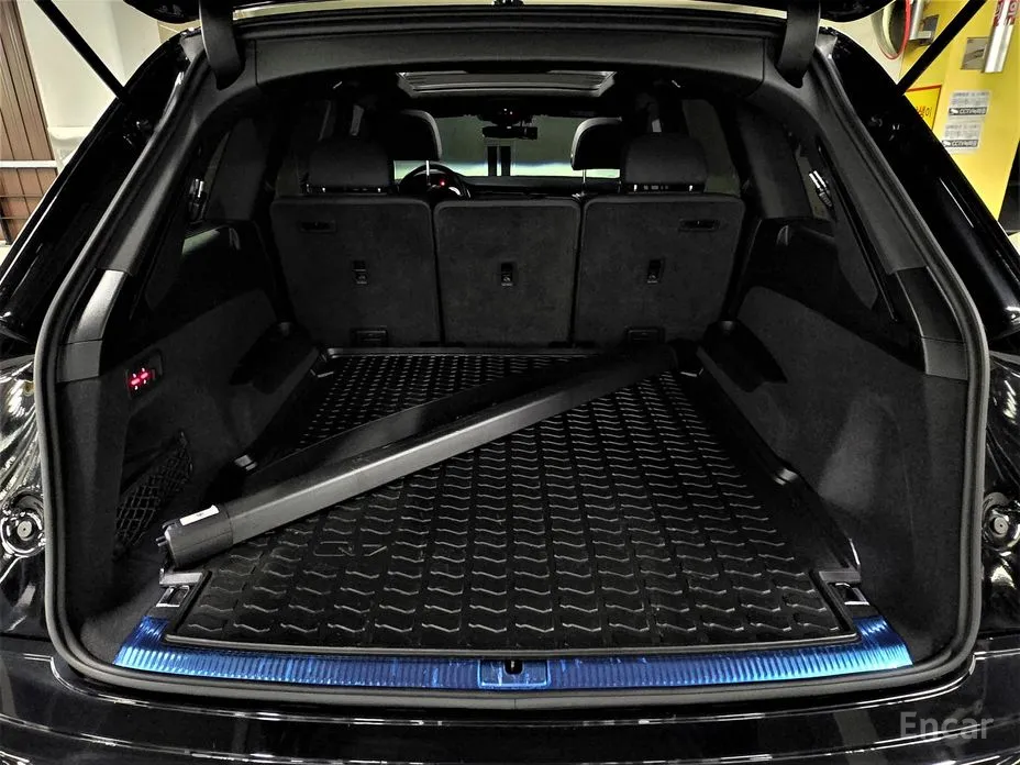 Фото 20 - Audi Q7