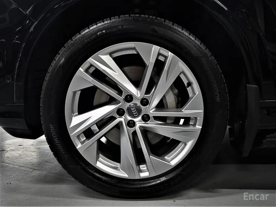 Фото 5 - Audi Q7