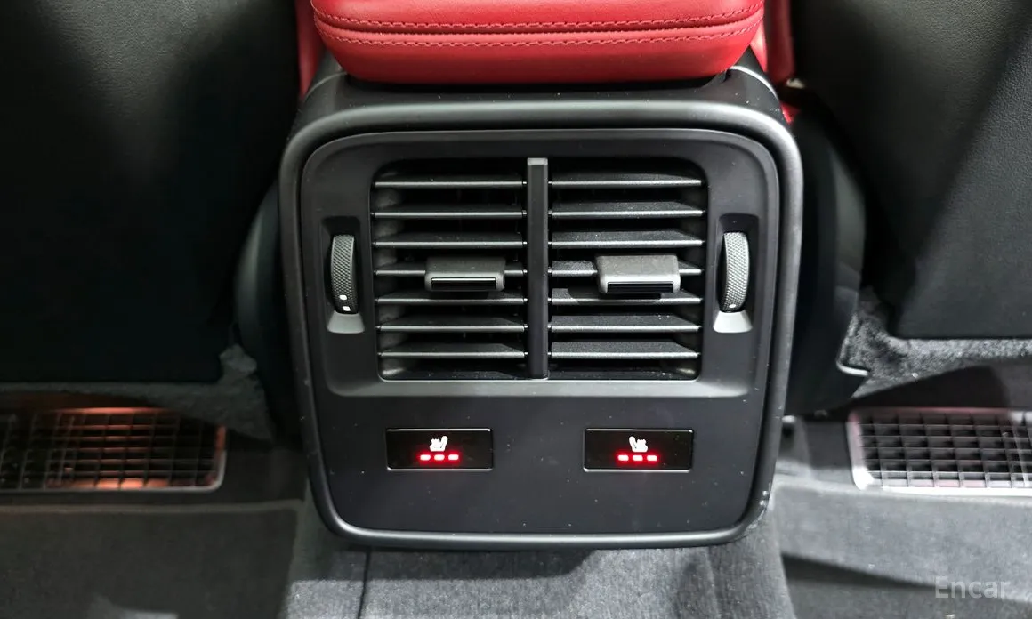 Фото 19 - Porsche Taycan