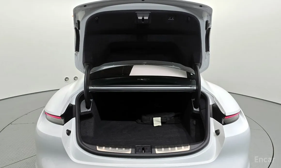 Фото 20 - Porsche Taycan