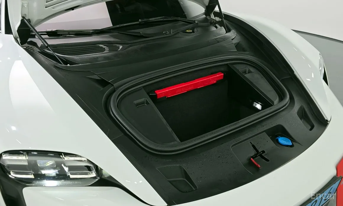 Фото 6 - Porsche Taycan