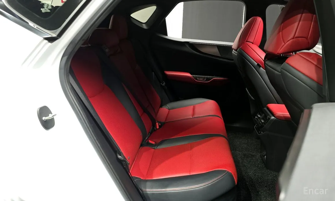 Фото 12 - Lexus NX