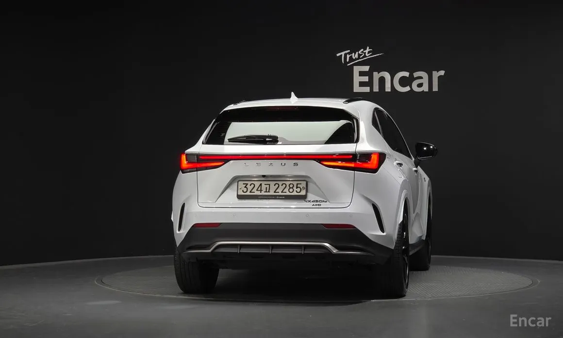 Фото 4 - Lexus NX