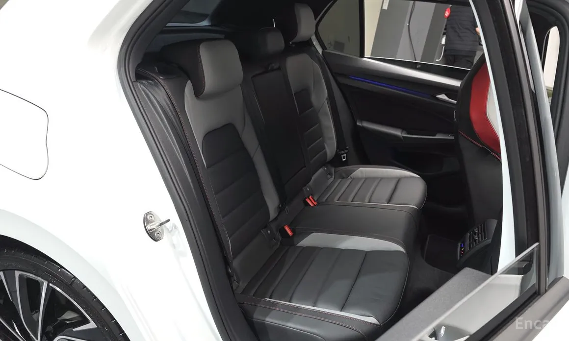 Фото 12 - Volkswagen Golf