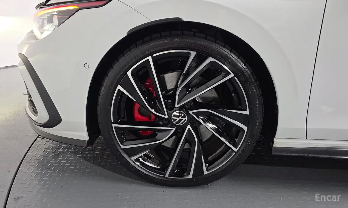 Фото 5 - Volkswagen Golf