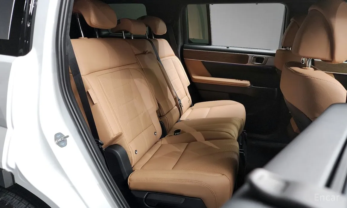 Фото 12 - Hyundai Santa Fe