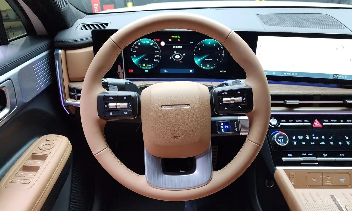 Фото 13 - Hyundai Santa Fe