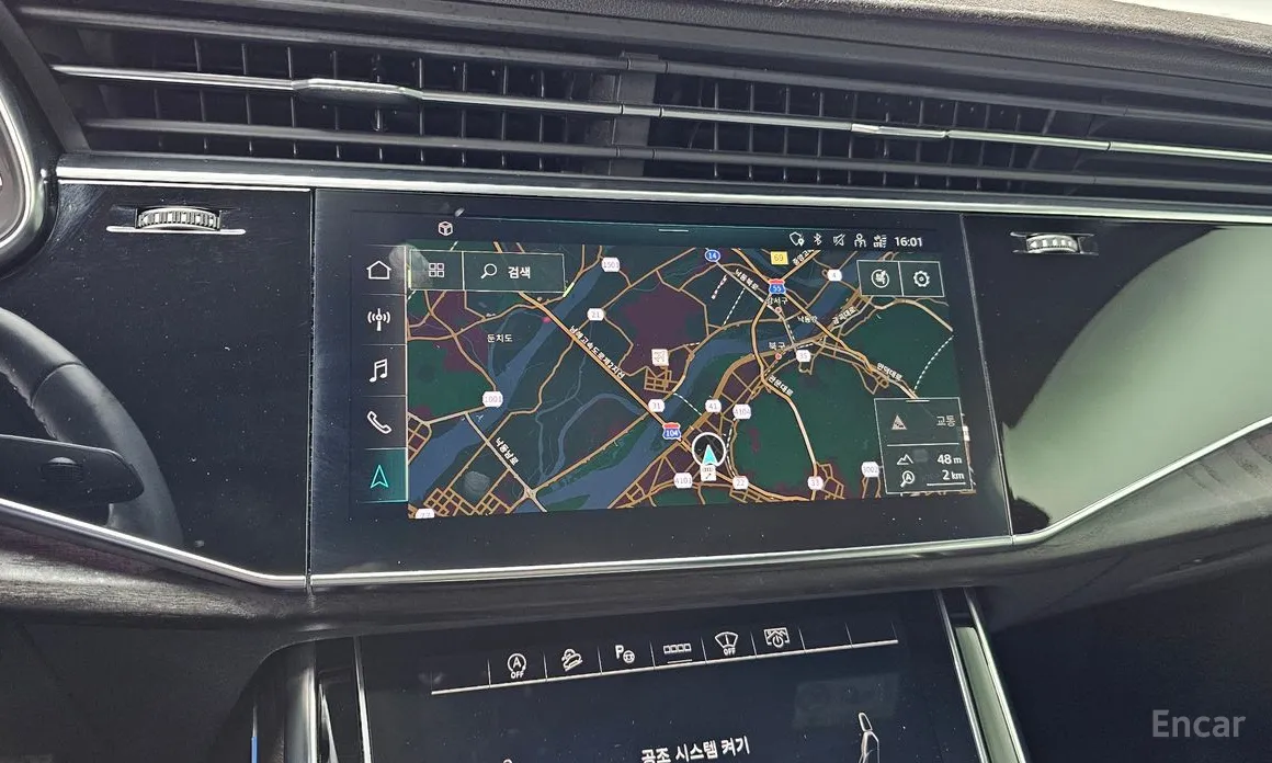 Фото 14 - Audi Q7