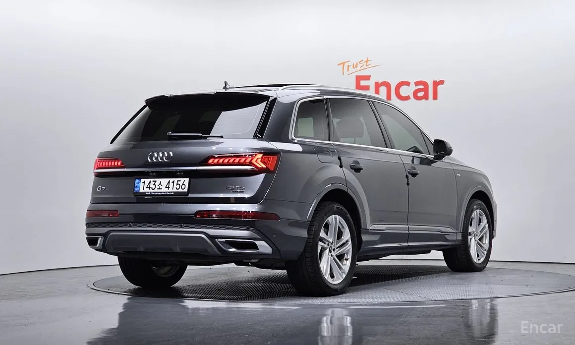 Фото 2 - Audi Q7