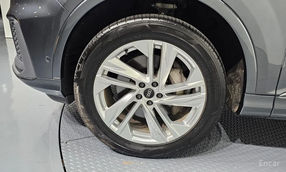 Фото 5 - Audi Q7