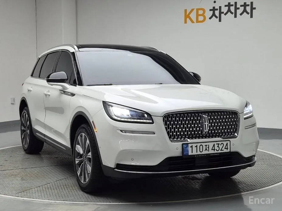 Фото 2 - Lincoln Corsair