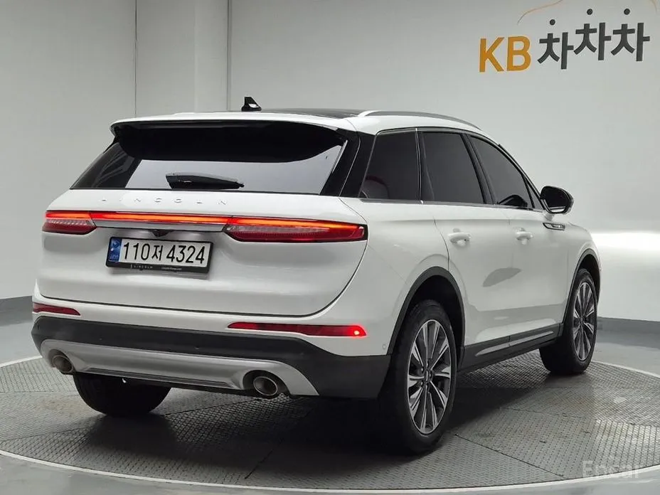 Фото 4 - Lincoln Corsair