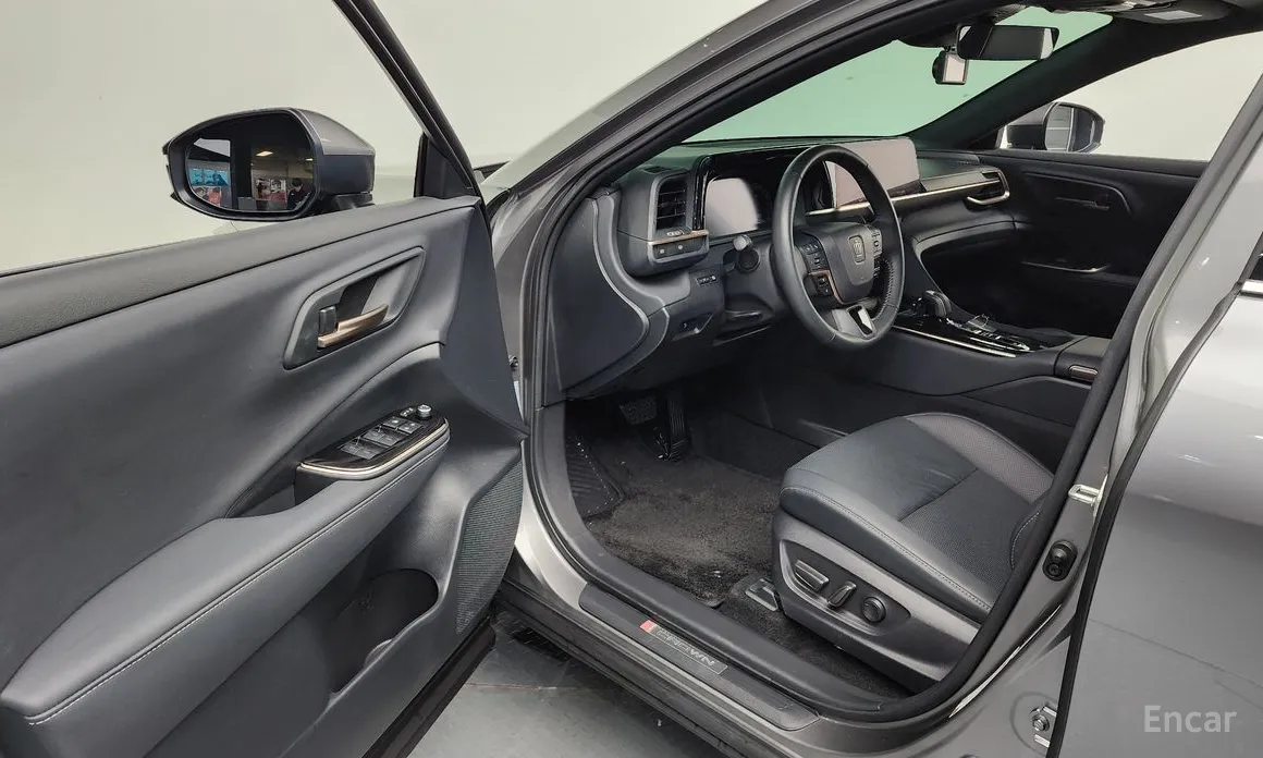 Фото 10 - Toyota Crown