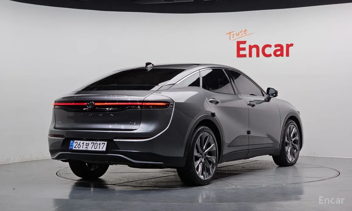 Фото 2 - Toyota Crown