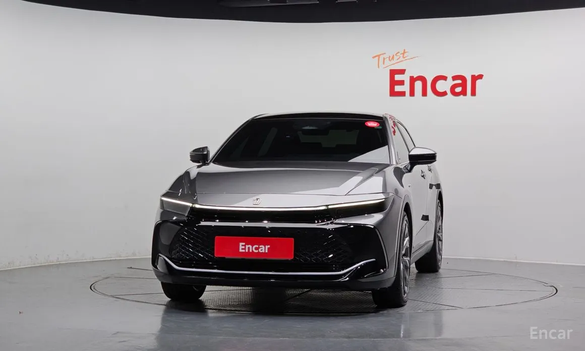 Фото 3 - Toyota Crown