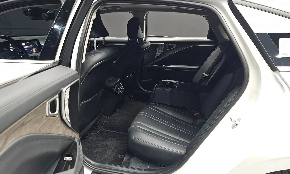 Фото 11 - Kia K8