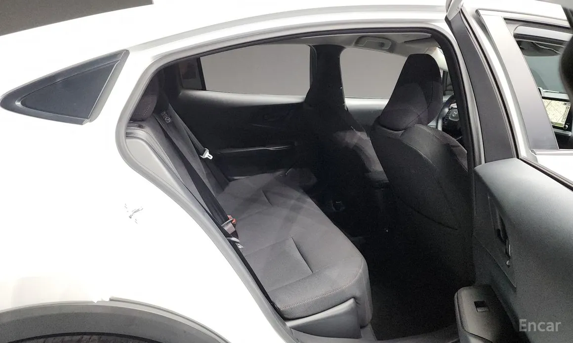 Фото 12 - Toyota Prius