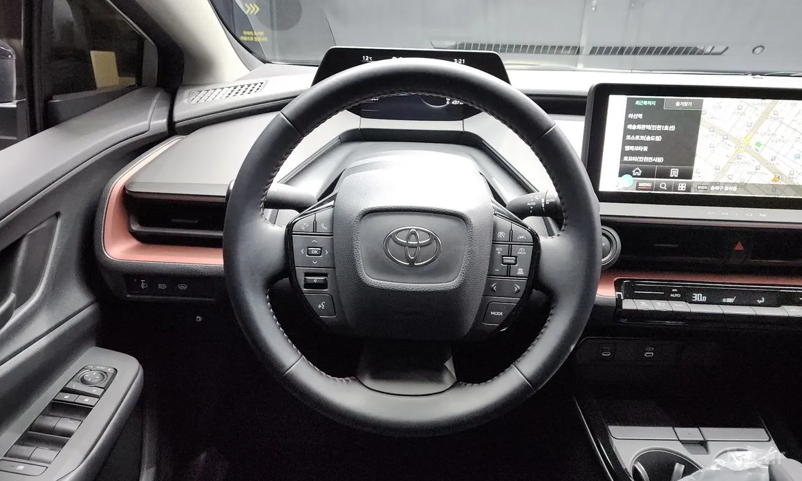 Фото 13 - Toyota Prius