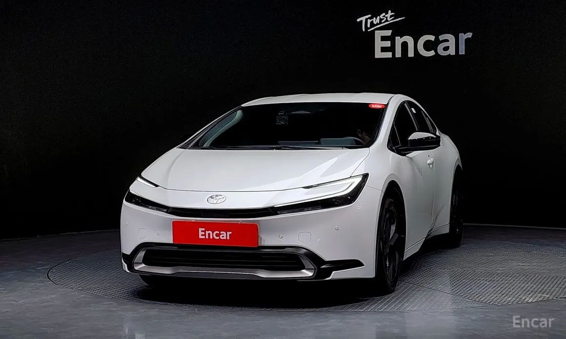 Фото 3 - Toyota Prius