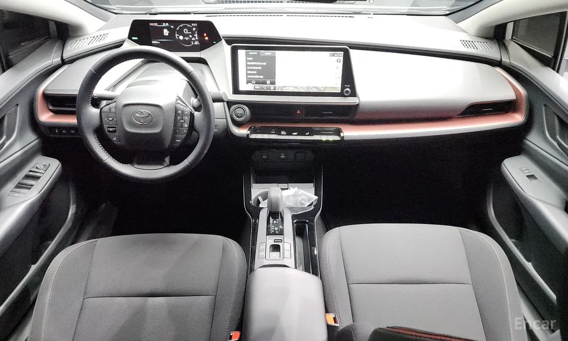 Фото 7 - Toyota Prius