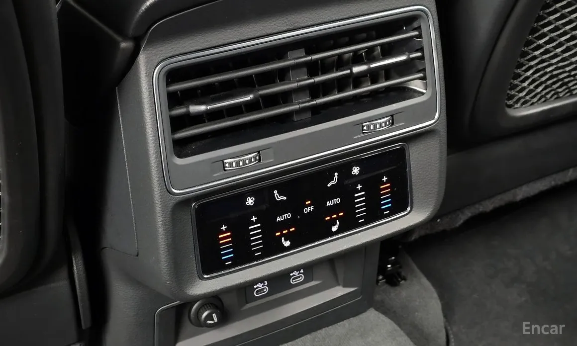 Фото 19 - Audi Q8