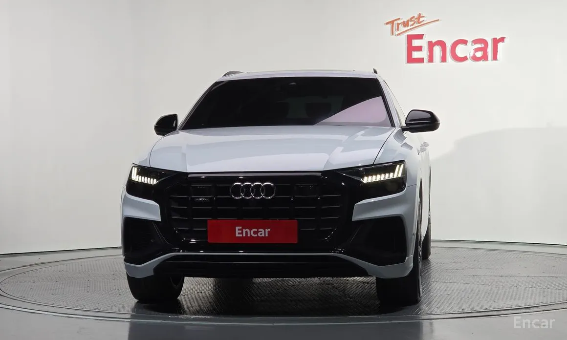 Фото 3 - Audi Q8