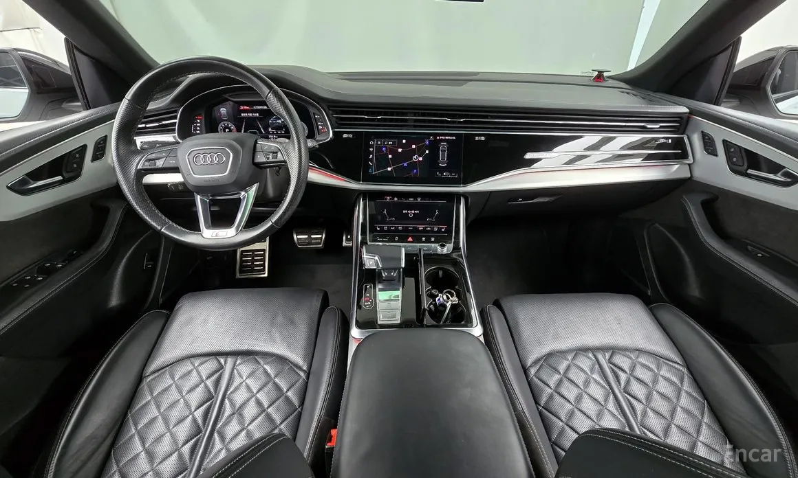Фото 7 - Audi Q8