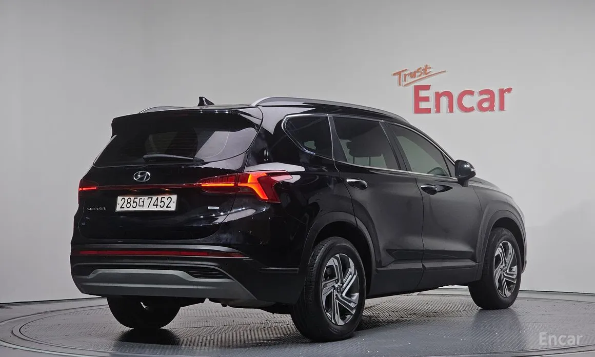 Фото 2 - Hyundai Santa Fe