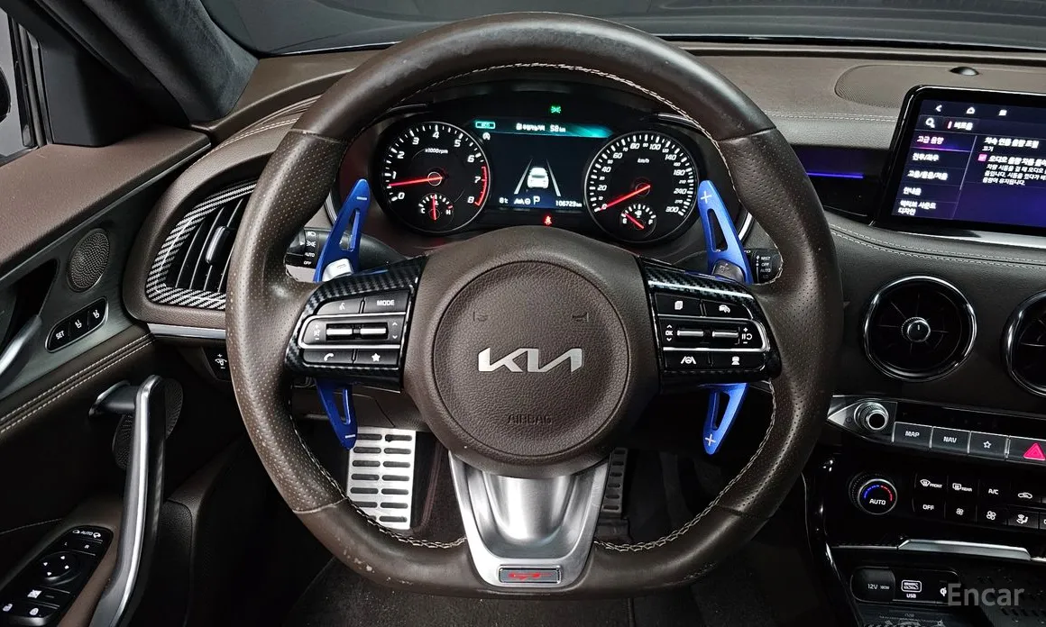 Фото 13 - Kia Stinger