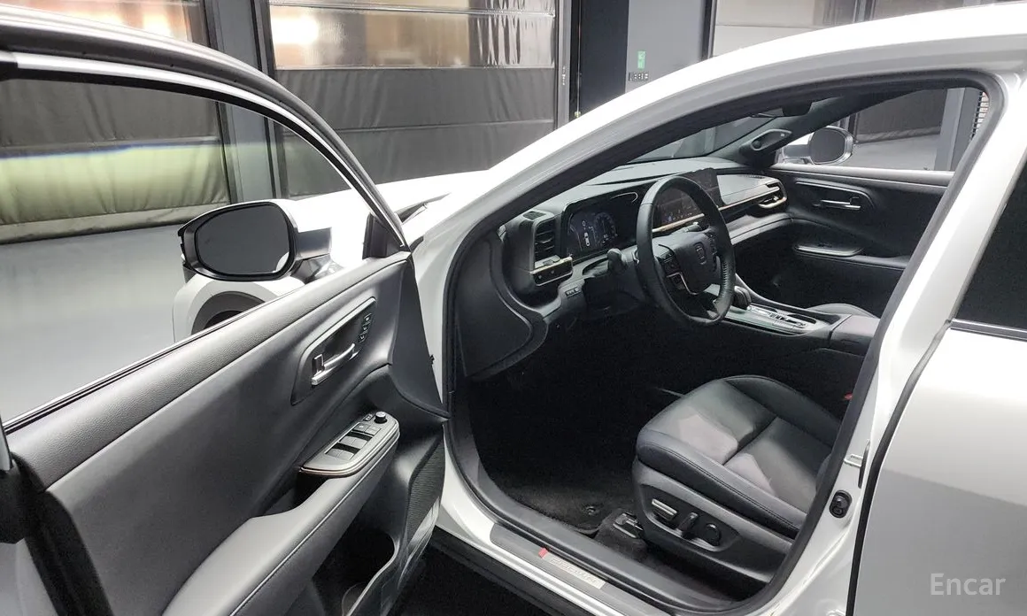 Фото 10 - Toyota Crown