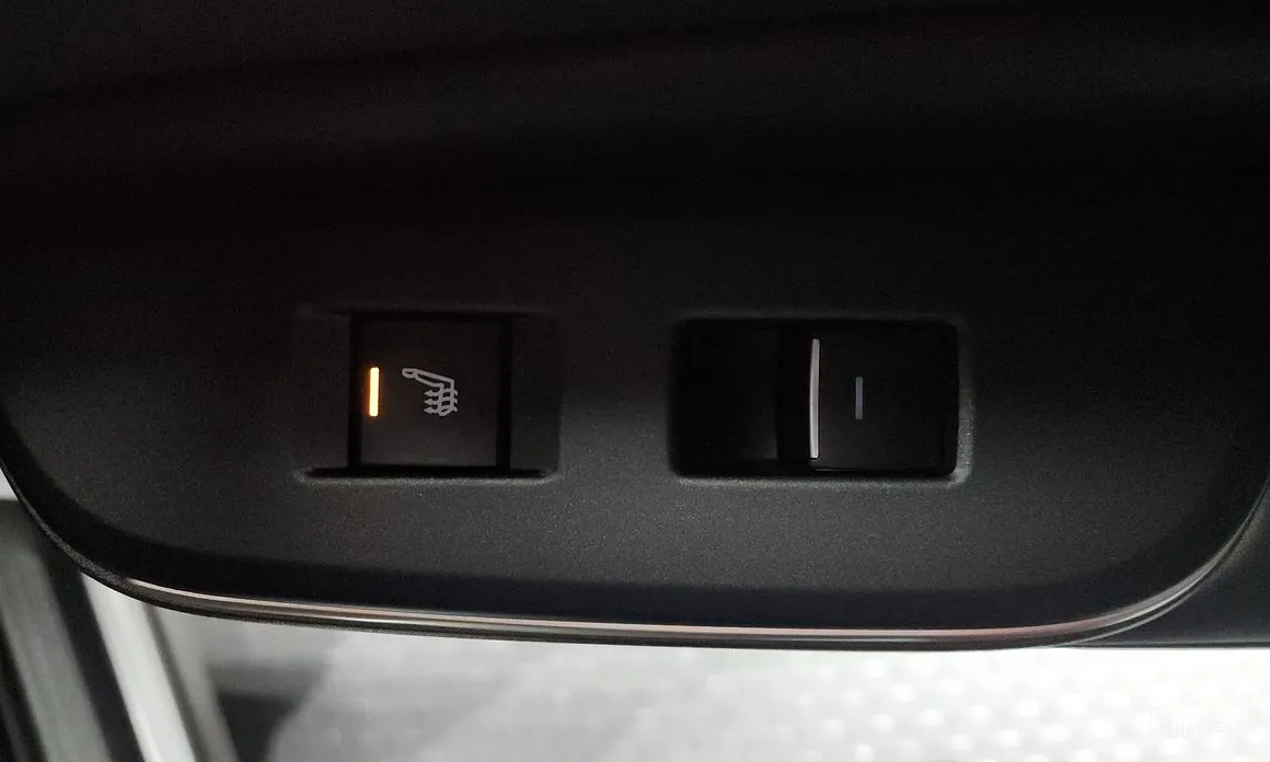 Фото 19 - Toyota Crown