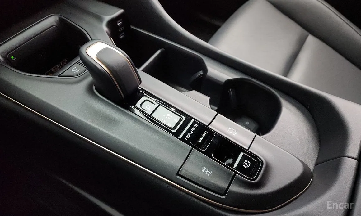 Фото 9 - Toyota Crown